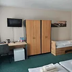 Tyrapol - Izby Hotel 2*