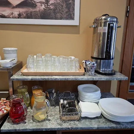 호텔 Tyrapol - Izby 2*